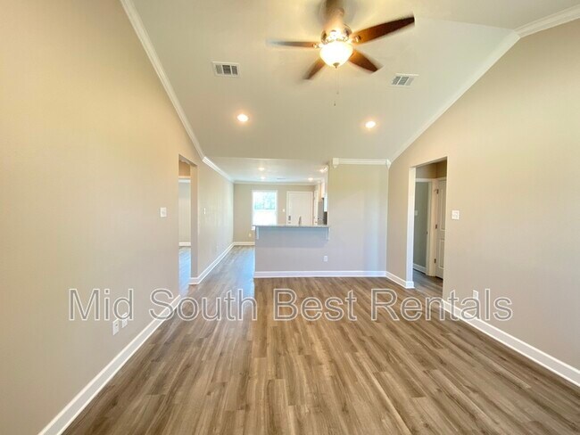 Foto del edificio - 14504 Faulkner Lake Rd