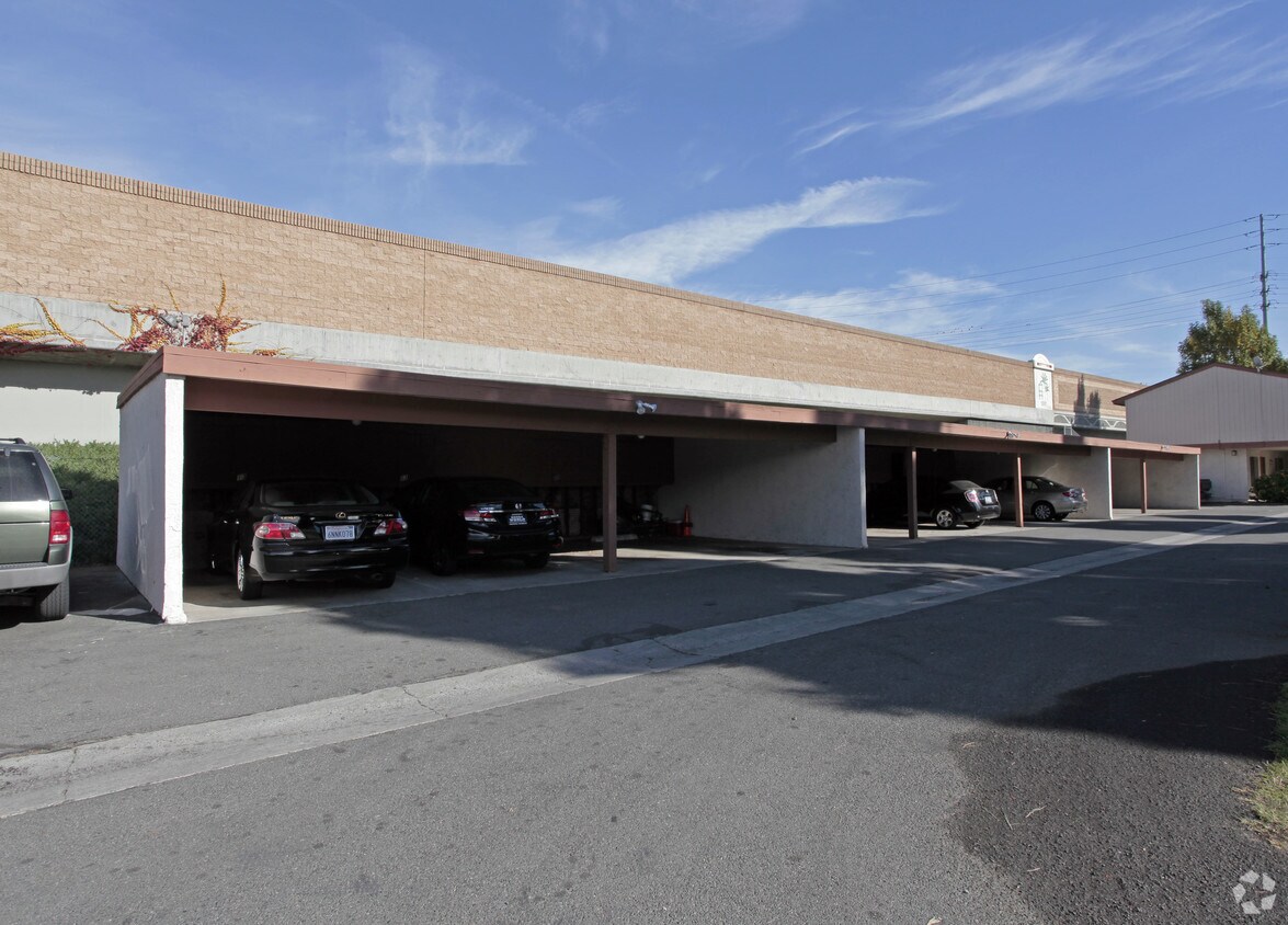 Building Photo - 13251 Newland St
