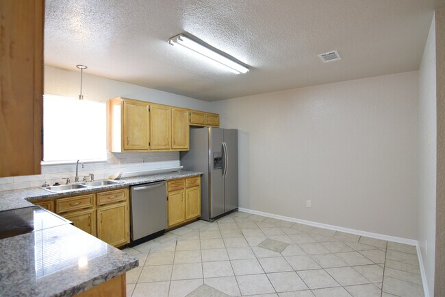 Building Photo - 2609 Belt Loop