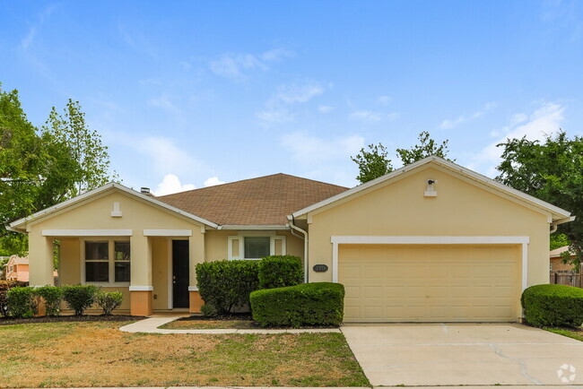 Building Photo - 2321 Brian Lakes Dr E