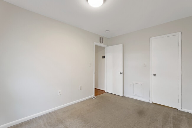 Building Photo - 1242 11th St NW