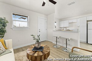 Foto del edificio - 3409 Commercial Ave