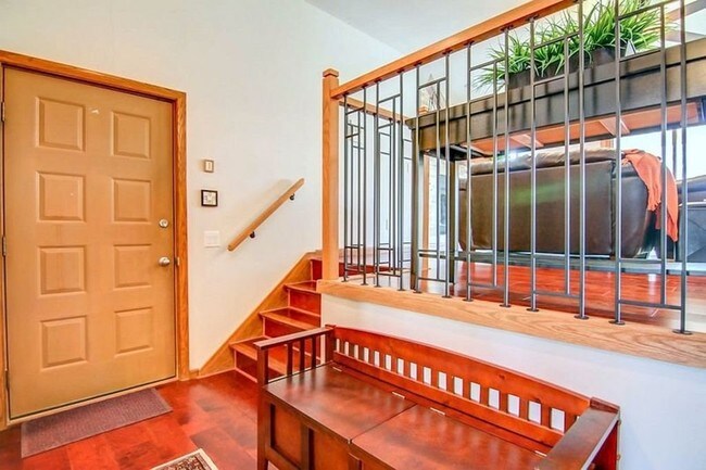 Foto del edificio - 12 Oak Grove Dr