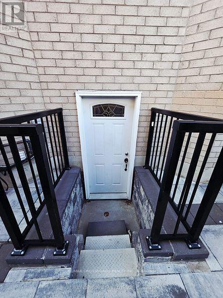 Building Photo - 50 Grandlea Crescent