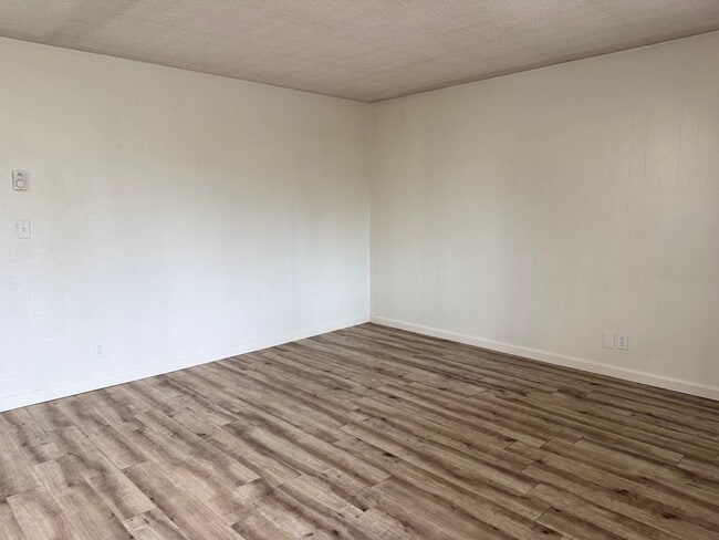 Building Photo - Gateway Village