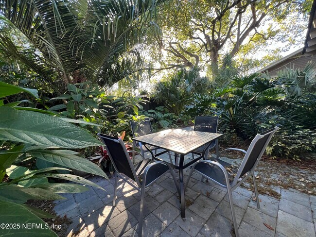 Foto del edificio - 2745 Downing St