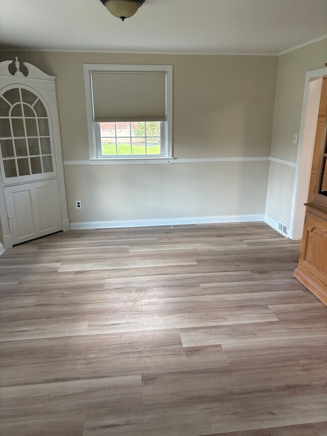 Foto del edificio - 3 Bed Single Family in Springfield