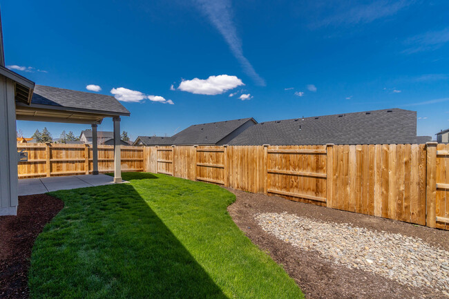 Building Photo - 3667 SW Pumice Stone Ave