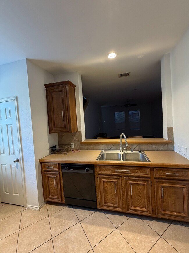 Foto del edificio - 4514 Plum Creek Forest Ln