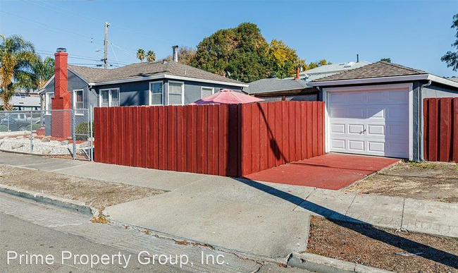 Foto del edificio - 2 br, 1 bath House - 2100 105th Avenue
