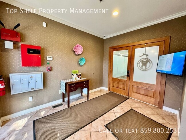 Building Photo - Large Commercial Space with All Utilities ...