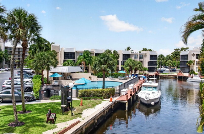Building Photo - 12 Royal Palm Way
