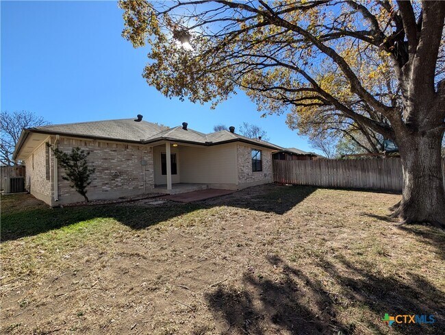 Foto del edificio - 1666 Lantana Cir