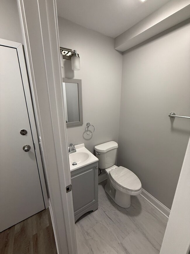 Foto del edificio - 744 W Gordon Terrace