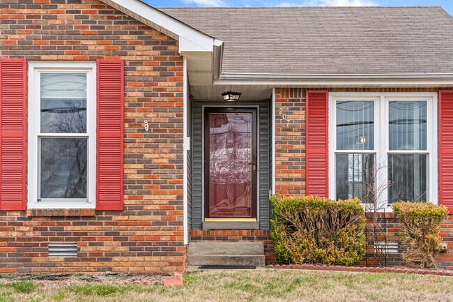 Building Photo - 207 Moncrest Dr
