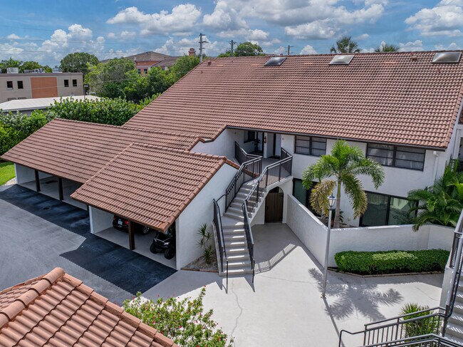 Foto del edificio - 4082 Belair Ln