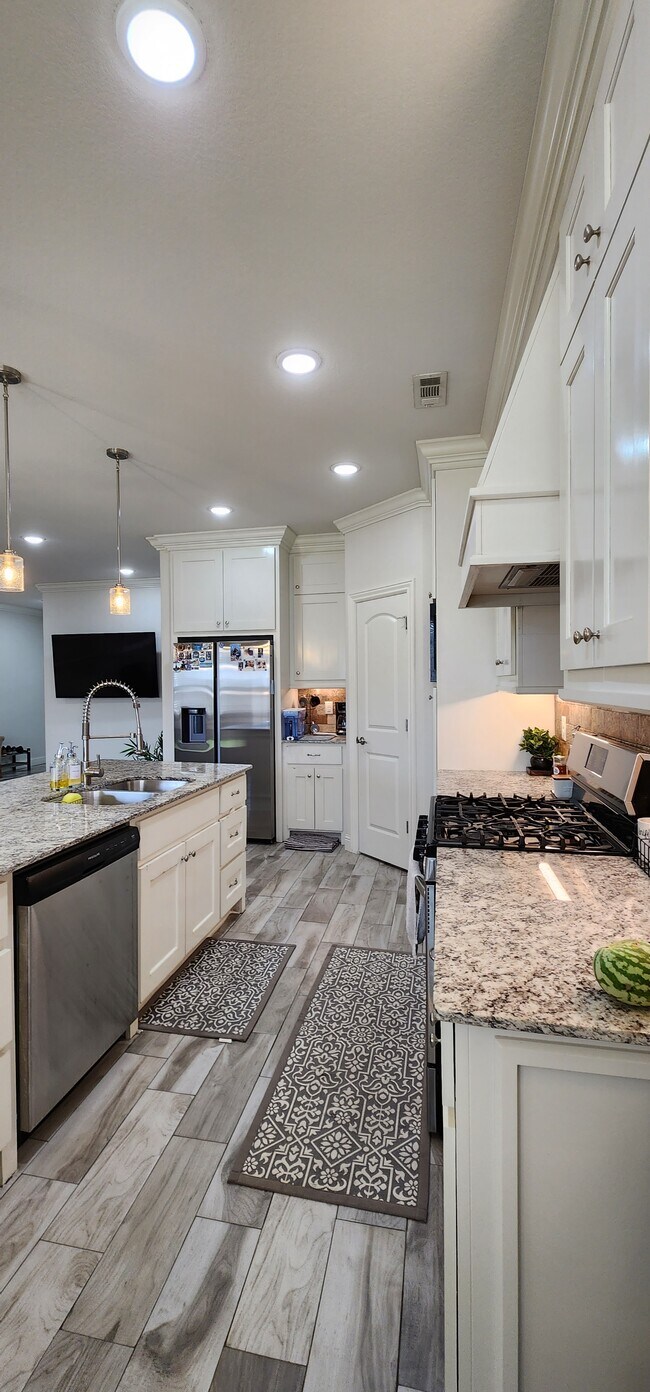 Foto del edificio - 1001 W Ashmore Landing Loop