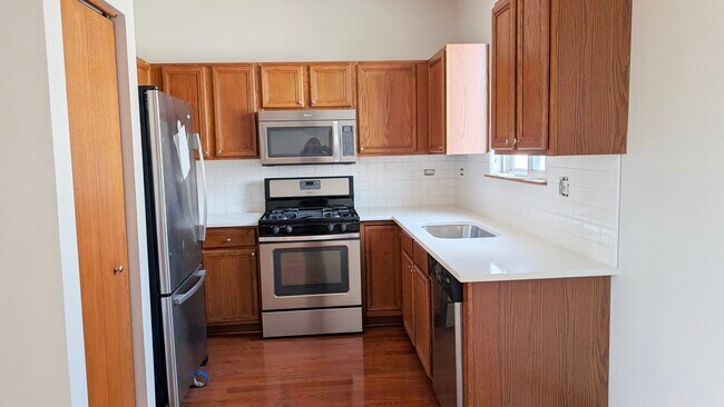 Foto del edificio - 1713 Fieldstone Dr N