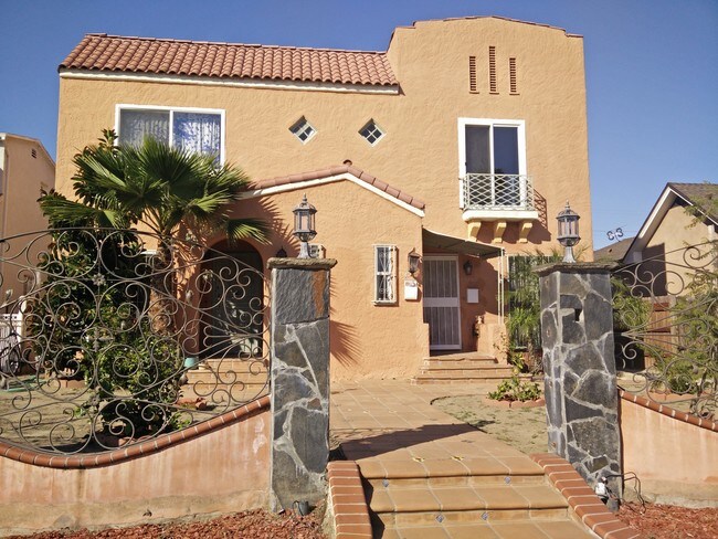 Front View of Bld. - 4517 Saturn St