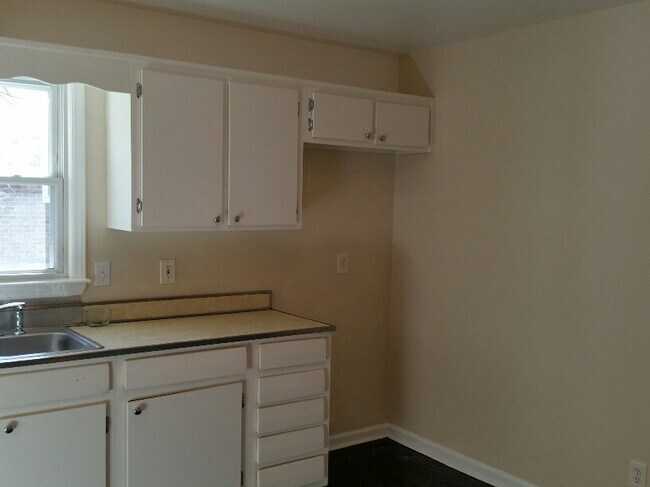 Foto del edificio - 802 W Meadowview Rd