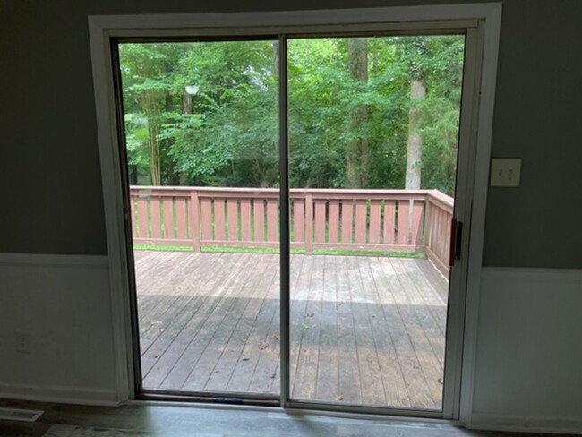 Foto del edificio - 3 bed, 2 full bath home located in Ashebor...