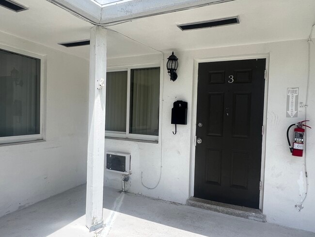 Foto del edificio - 5831 NE 18th Ave