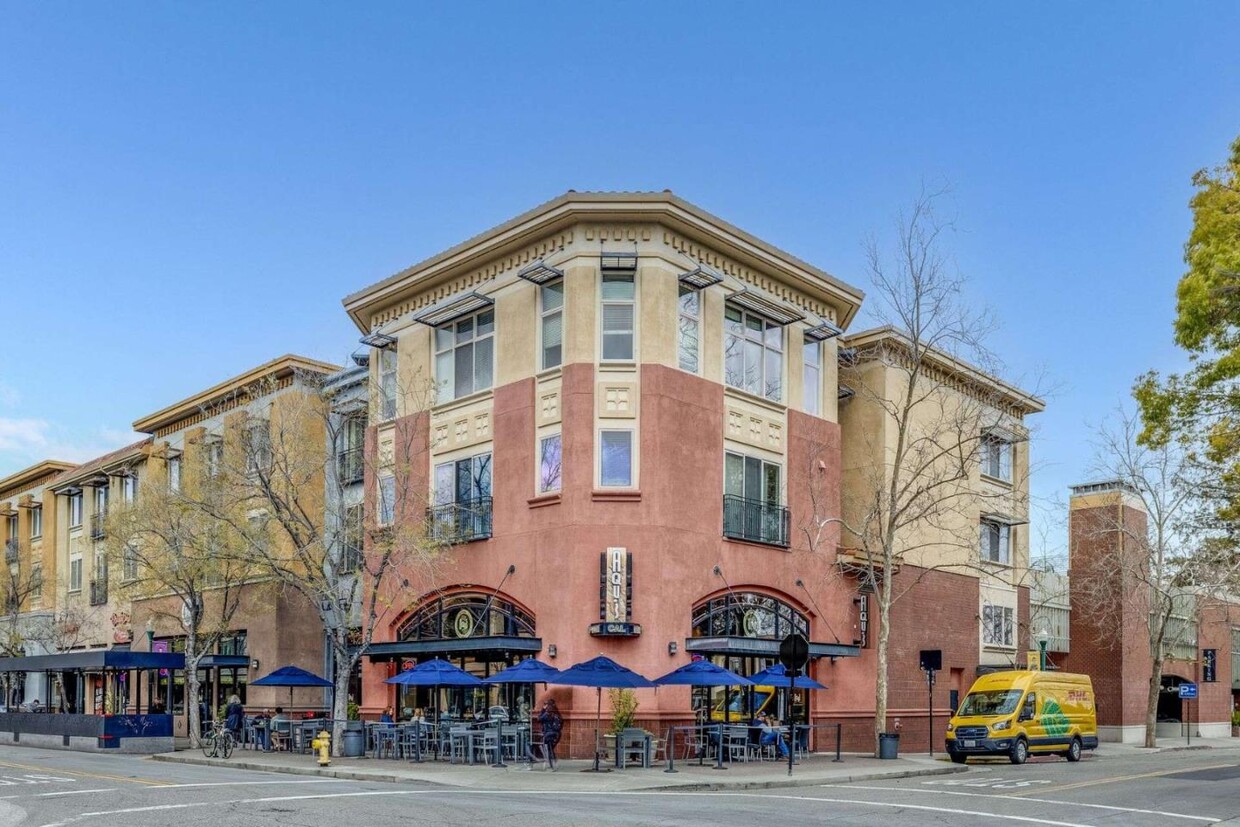 Primary Photo - 21 N 2nd St