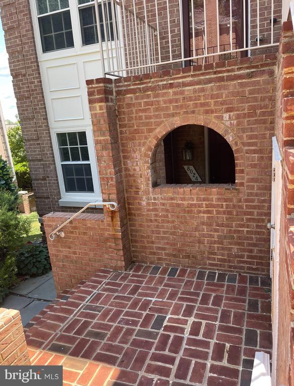 Foto del edificio - 8024 QUARRY RIDGE Way