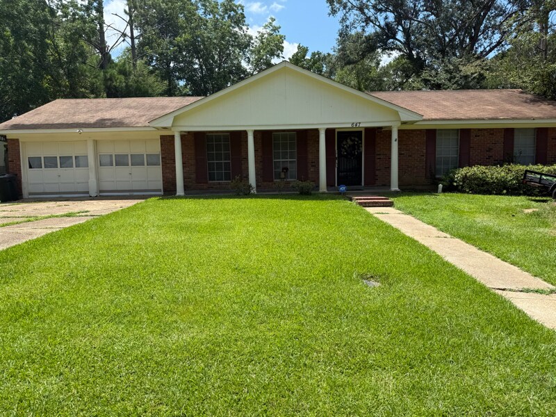 Foto principal - 647 Spryfield Rd