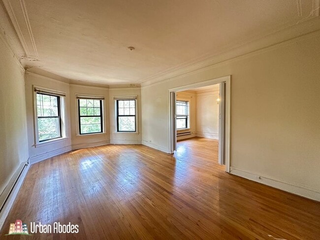 Building Photo - 1137 Oak Ave