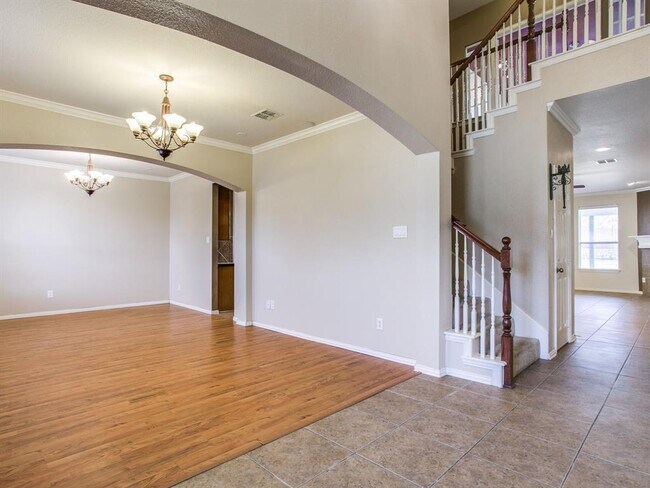 Building Photo - 5512 Sabetha Way