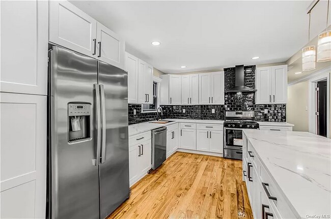 Kitchen - 21014 Hollis Ave