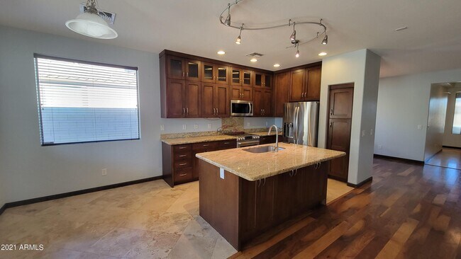 Building Photo - 42218 N 47th Ct