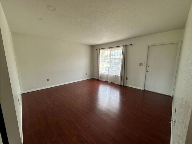 Foto del edificio - 8575 Alam Ave