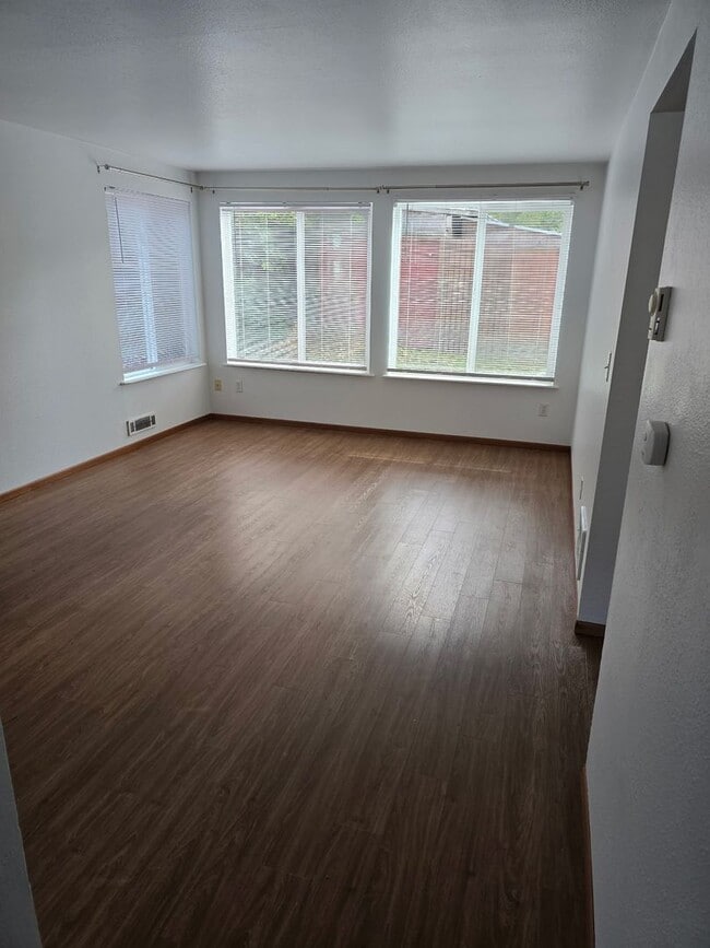 Building Photo - 1610 Lincoln St