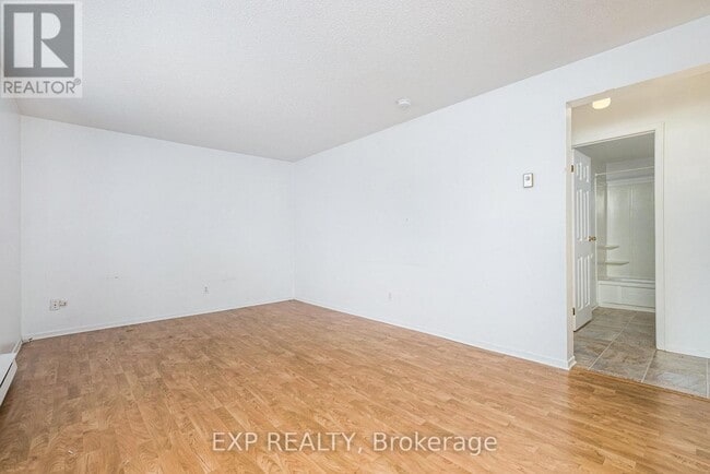 Photo du bâtiment - 875 Laurier St