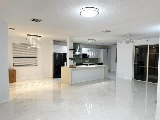 Foto del edificio - 499 Conservation Dr