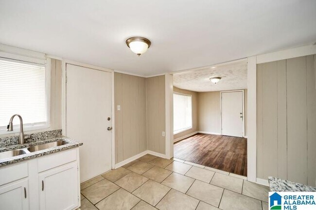 Foto del edificio - 669 10th St SE