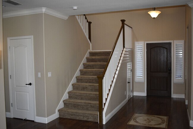 Foto del edificio - 2550 Hawk Crest Dr