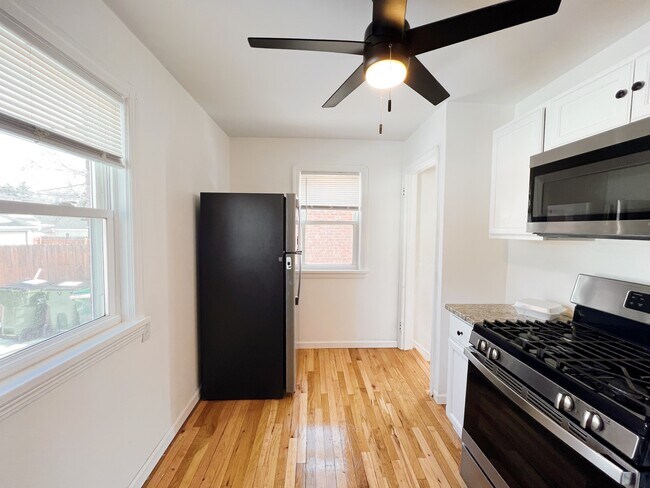 Foto del edificio - 4530 Wood Ave