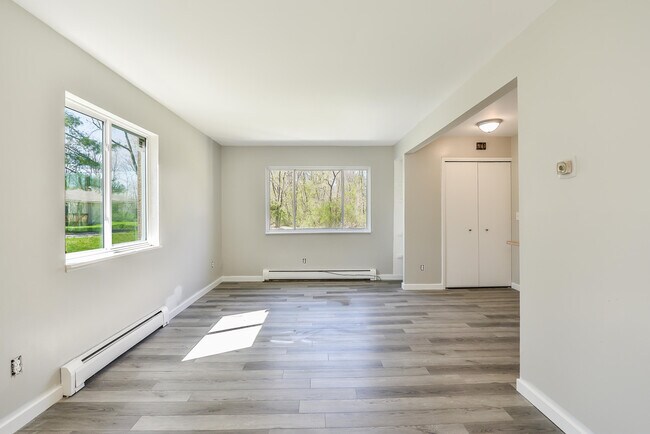 Foto del edificio - 9275 Brookside Dr