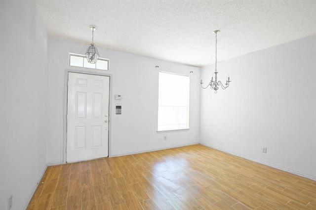 Foto del edificio - 10617 Wolfcreek Ln