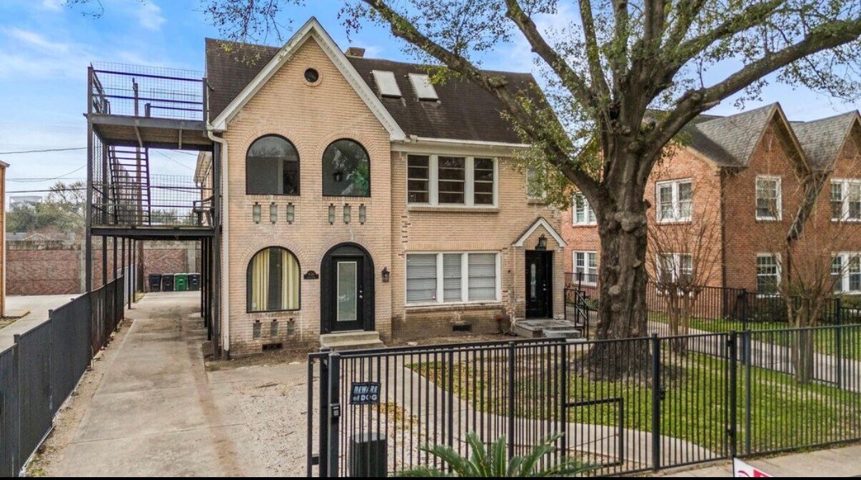 Foto principal - 1635 Castle Ct