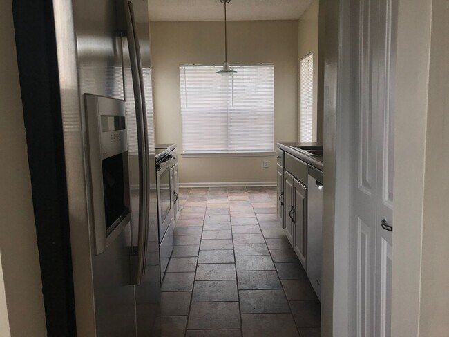 Foto del edificio - End Unit Townhouse in Virginia Beach