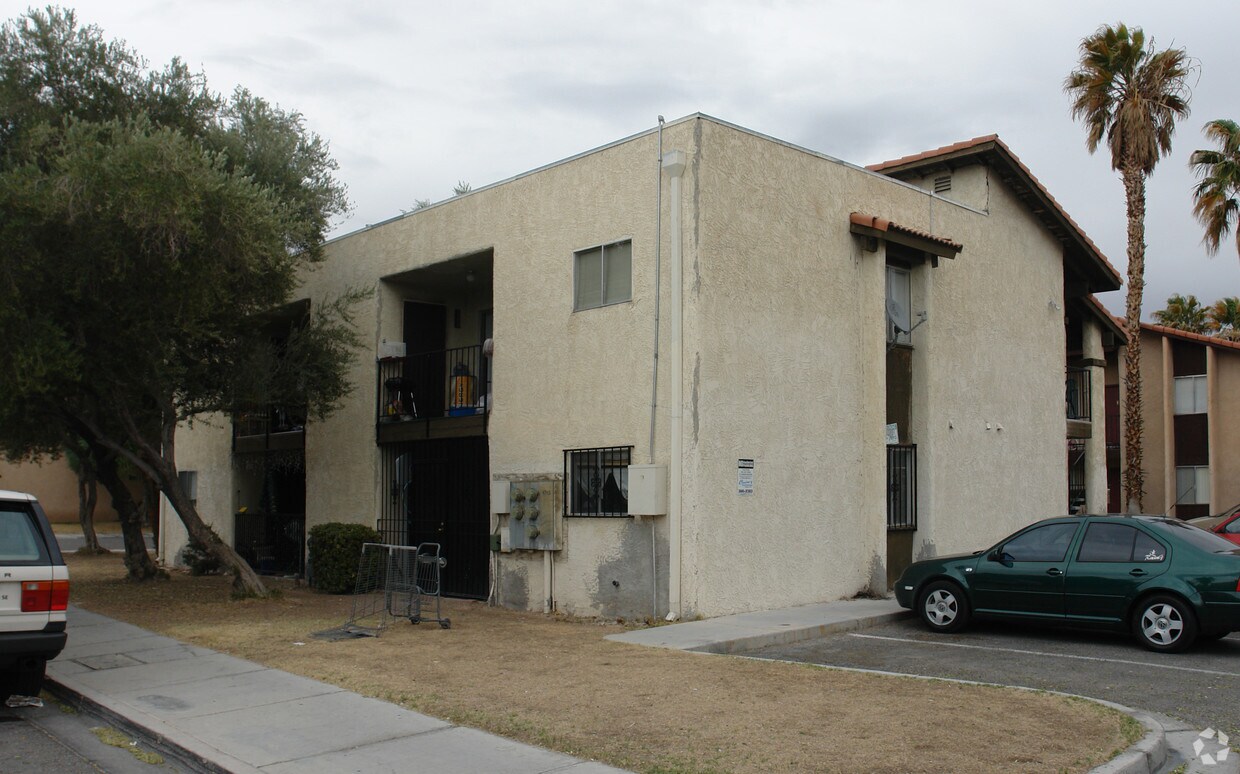 Building Photo - 4743 Elk Springs Ave
