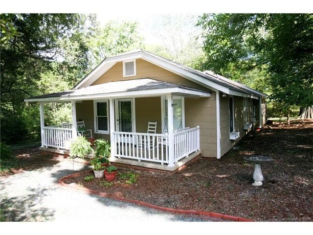 Building Photo - 6727 Hickory Ridge Rd