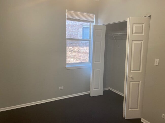 Building Photo - 7012 S Dorchester Ave