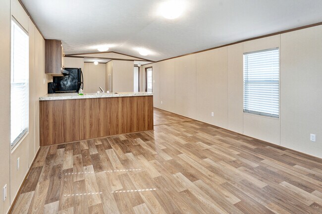 Building Photo - 112 Osage Dr