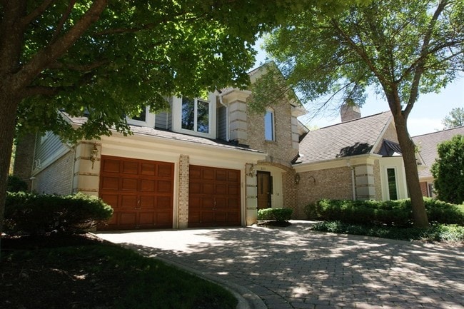Building Photo - 327 Rivershire Ct