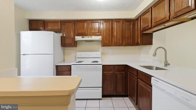 Foto del edificio - 12502 Laurel Grove Pl